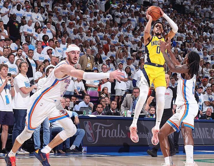 Pronostic NBA : Oklahoma City Thunder vs Indiana Pacers - Game 3 Tyrese Haliburton marque le game winner contre OKC dans le Game 1 des Finales NBA 2025.