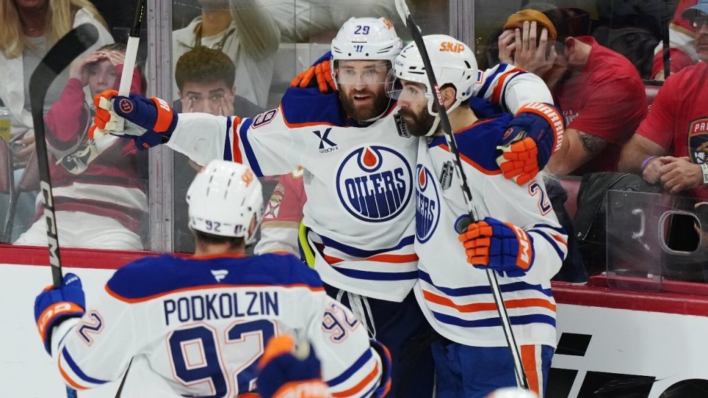 NHL - Oilers : Conférence de presse explosive, Skinner en feu, McDavid prêt à rugir