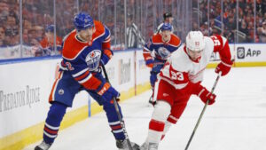 NHL : Les Oilers en négociation avec Evan Bouchard
