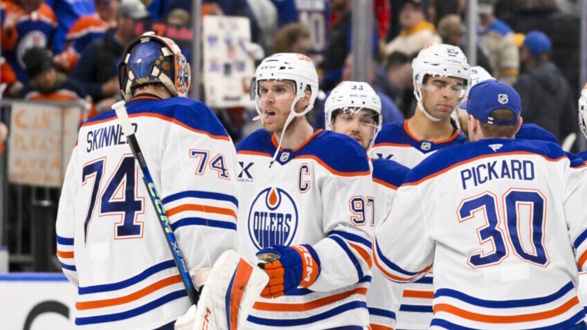 Rumeurs dans la LNH : Le directeur général des Oilers, Stan Bowman, souhaite aborder la question de l'attaque et du gardien de but.