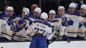 Rumeurs NHL : Les Sabres de Buffalo et le buzz autour de Peterka
