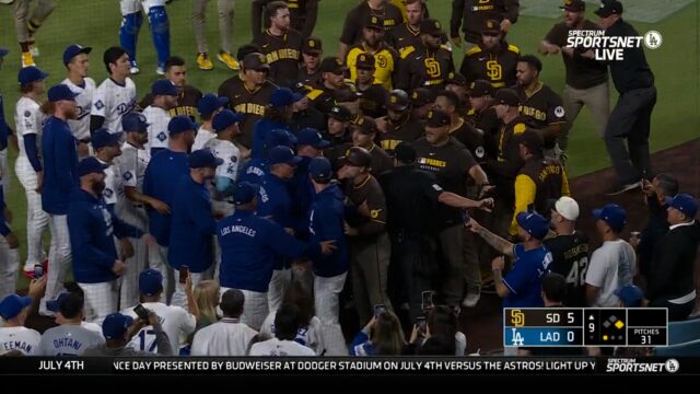 MLB : Les bancs se vident après que Fernando Tatis des Padres soit touché par un lancer de Jack Little des Dodgers