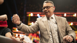 WWE : Michael Cole annonce le retour de SmackDown à un format explosif de deux heures