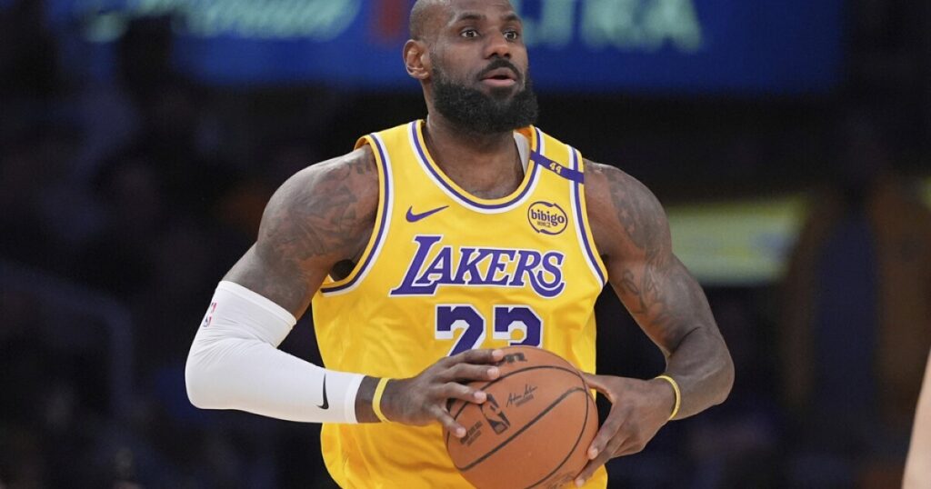 Les réseaux sociaux réagissent à la vente des Lakers : "Adieu aux Lakers gérés comme une entreprise familiale"