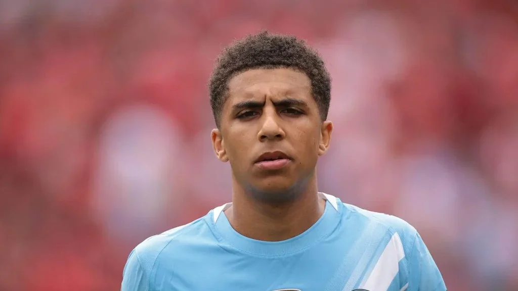 Man City : Lewis écope de deux matchs de suspension supplémentaires au Mondial des Clubs