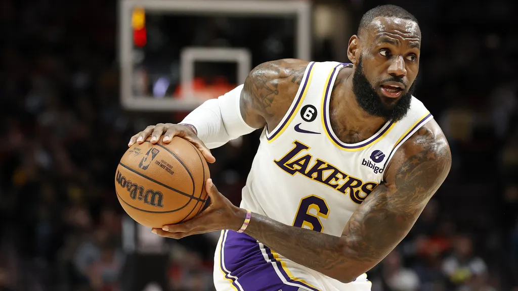 NBA : LeBron James en quête de titre : l’œil rivé sur les manœuvres des Lakers