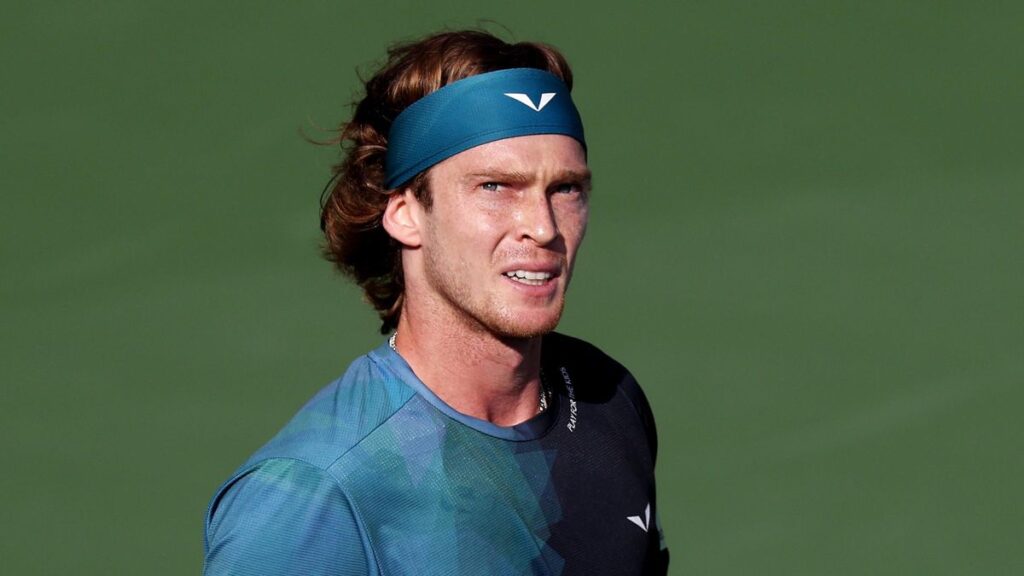 Tennis : Andrey Rublev s’inquiète pour le visa de Marat Safin, son coach