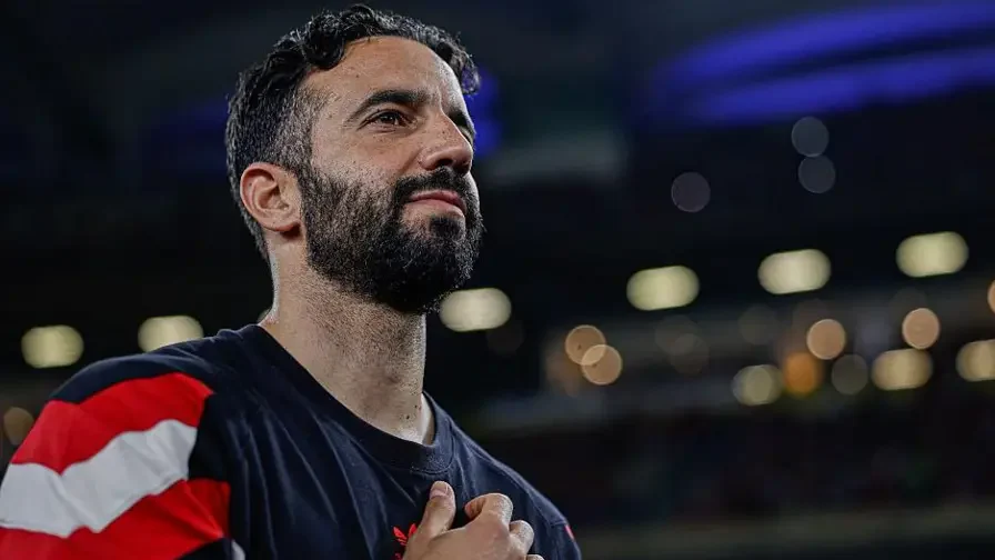Manchester United : Sesko, Ekitike ou Watkins – Qui sera la prochaine star offensive des Red Devils ?