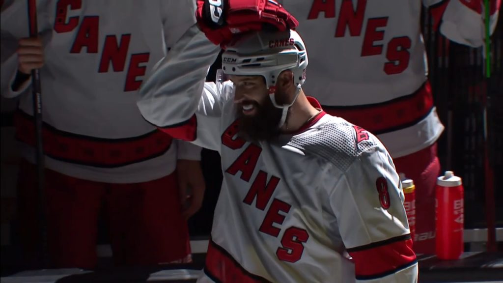 NHL : Brent Burns rejoint l'Avalanche pour un an
