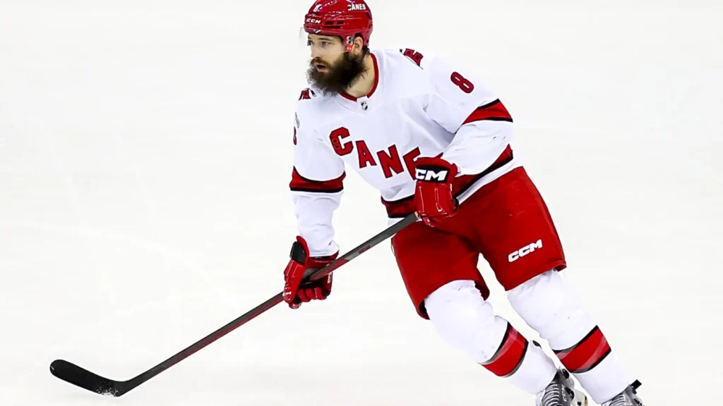 NHL : Brent Burns rejoint l'Avalanche pour un an