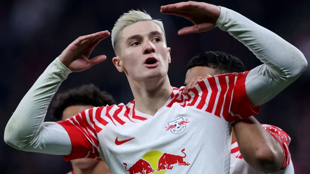 Foot – Premier League : D’après Fabrizio Romano, c’est du 50/50 entre Man U et Newcastle pour Benjamin Sesko