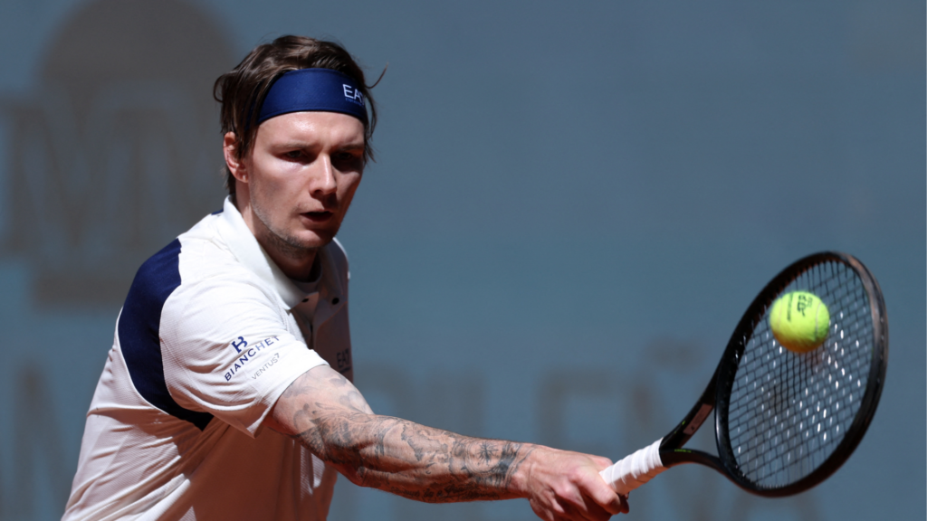 Tennis – Alexander Bublik triomphe à Gstaad : Premier titre sur terre battue
