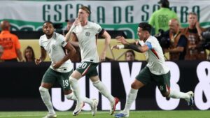 Football : Chelsea frôle la correction mais garde le cap