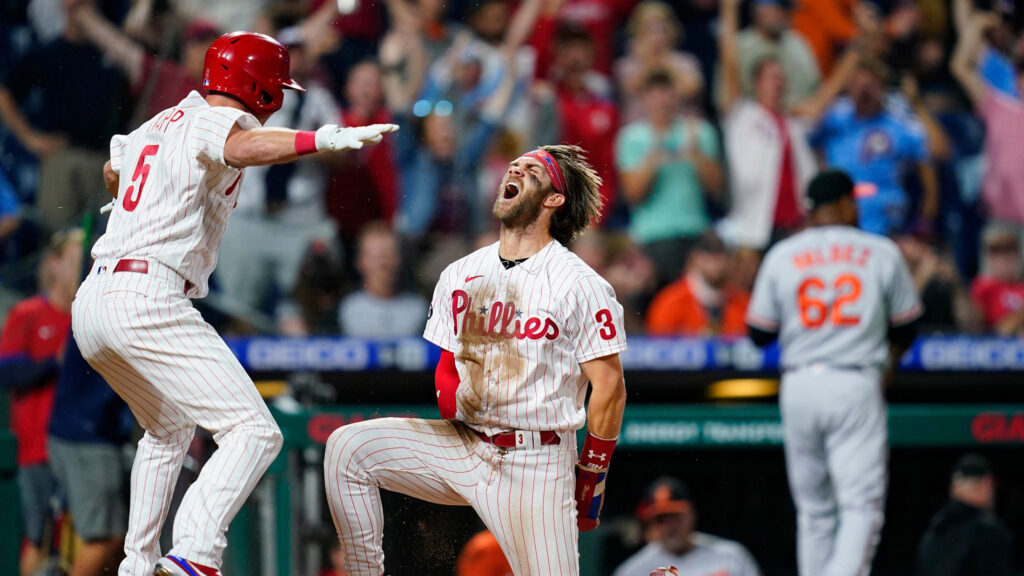 MLB : Les Phillies terrassent les Red Sox grâce à une interférence décisive du receveur