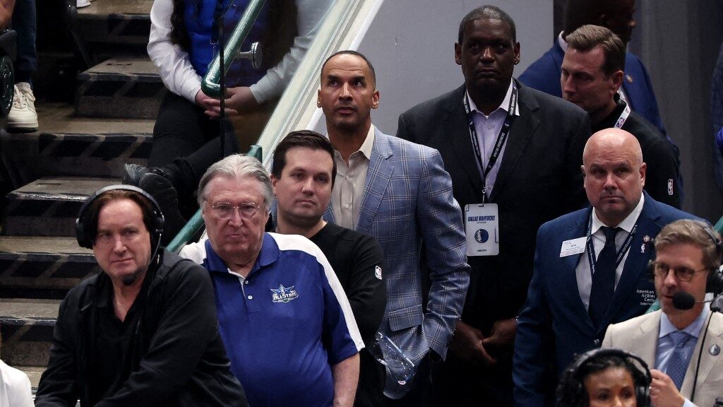 NBA – Mavericks : le propriétaire persiste et signe avec Nico Harrison malgré la grogne des fans