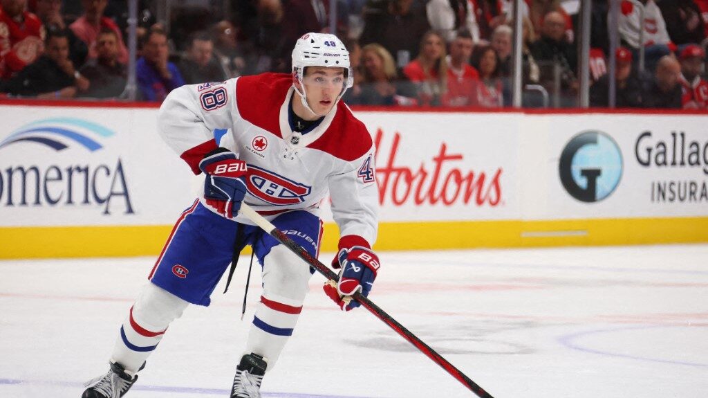 NHL : Les Canadiens verrouillent Lane Hutson