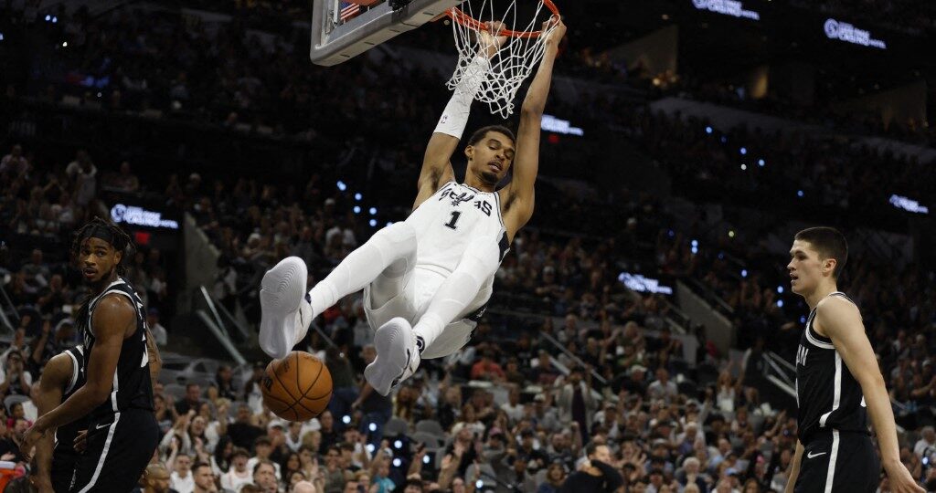NBA : Les Spurs victorieux à domicile face aux Nets