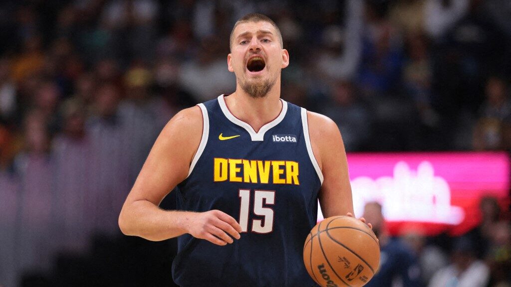 NBA : Jokic brille dans la victoire de Denver 130-124 face aux Kings