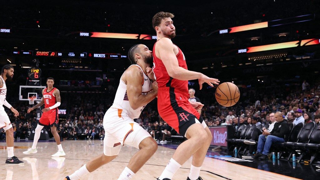 NBA : Dillon Brooks brille face aux Rockets mais repart les mains vides