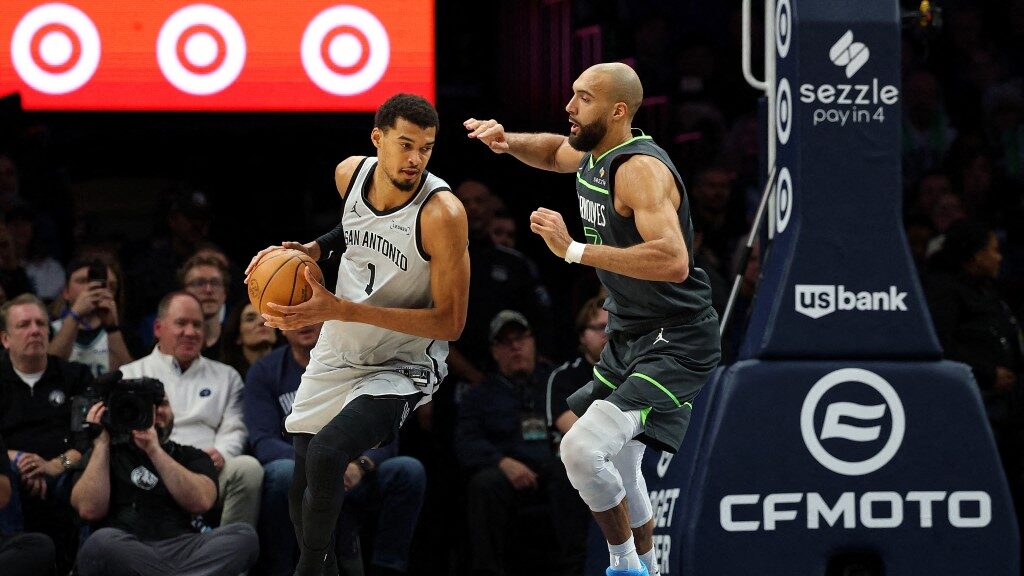 NBA : Les Wolves renversent les Spurs dans un final étouffant