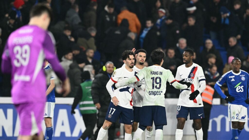 Ligue 1 : le PSG gagne dans la douleur à Strasbourg et reprend les commandes