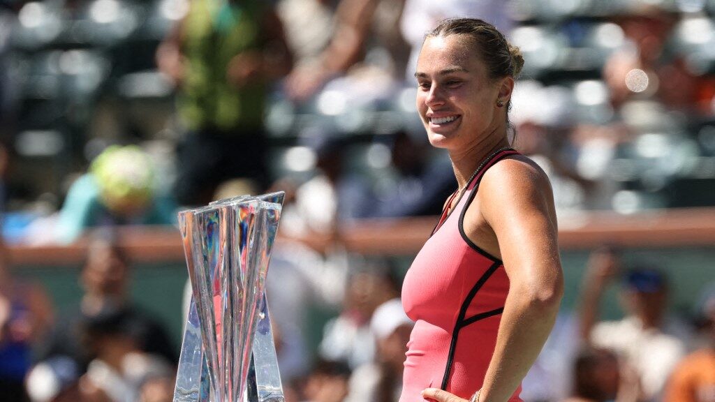 WTA Indian Wells : Sabalenka survit à Rybakina au bout d’une finale folle et décroche enfin le titre
