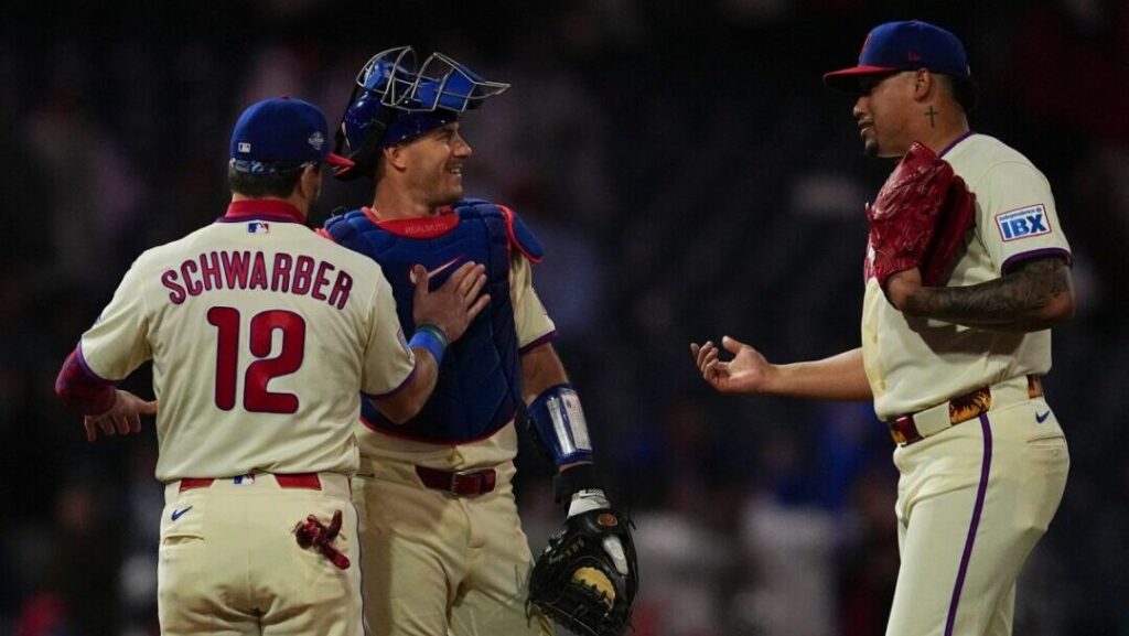 MLB - Inarrêtable face aux Padres : Schwarber claque son 21e circuit et entre un peu plus dans l'histoire. MLB - Inarrêtable face aux Padres : Schwarber claque son 21e circuit et entre un peu plus dans l'histoire.