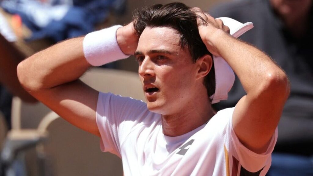 Tennis - Roland-Garros 2026 : Le cauchemar continue pour Medvedev, sorti d'entrée pour la 7e fois