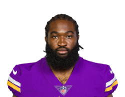 Photo de William Kwenkeu en NFL avec Baltimore Ravens