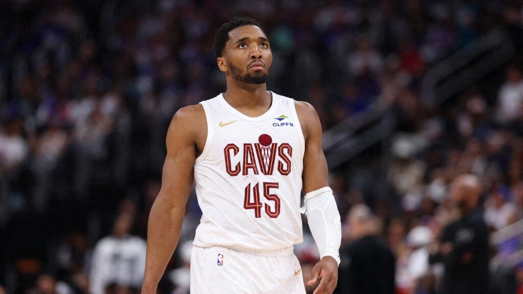 NBA : Donovan Mitchell signe un contrat de 273 milllions de $ sur 4 ans aux Cavaliers NBA : Donovan Mitchell signe un contrat de 273 milllions de $ sur 4 ans aux Cavaliers