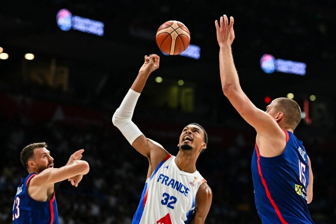 Basketball: La France s'incline face à la Serbie (87-90) à Belgrade
